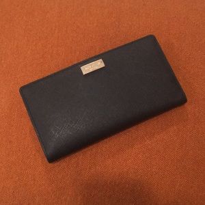 ⚡️SOLD⚡️Kate Spade — black wallet